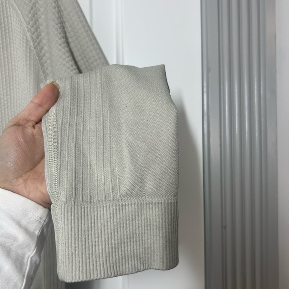 Lululemon Men’s Beige Textured Waffle Pullover Quarter Zip Sweater size small - Picture 7 of 15